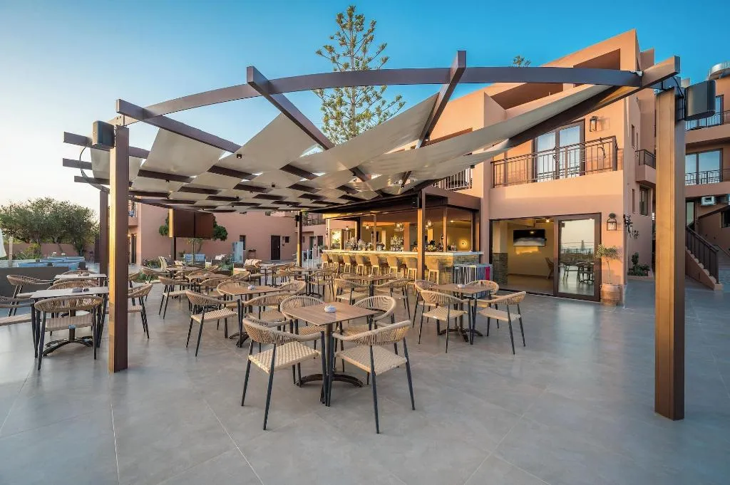 Sports and Entertainment, Hotel Pyriã¡, Crete