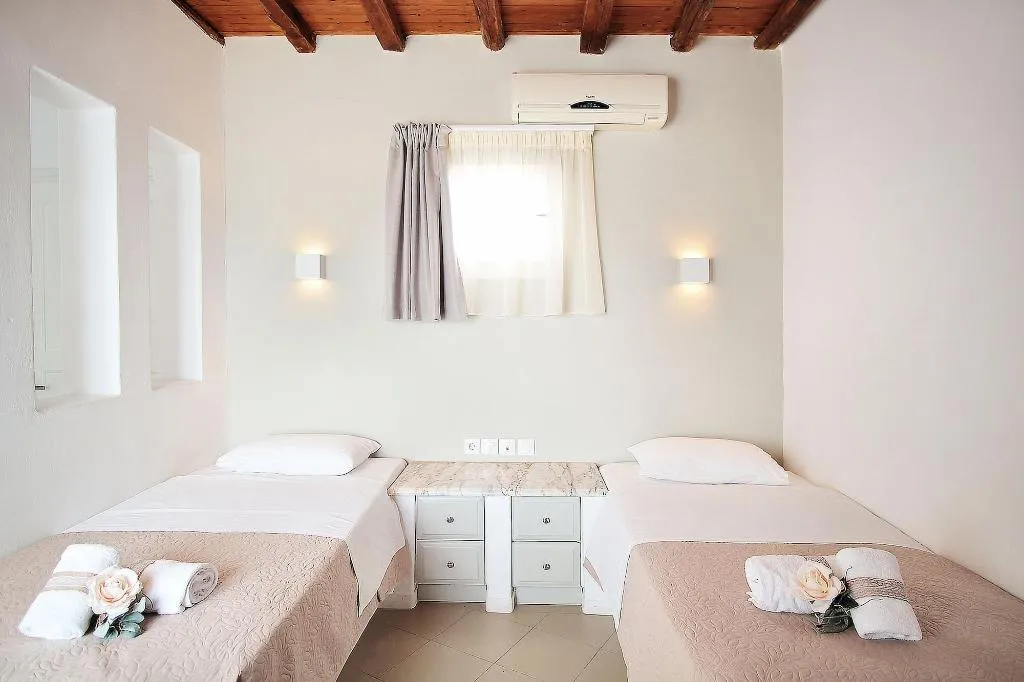 Room, Kritikakis Village Apartments, Santorini