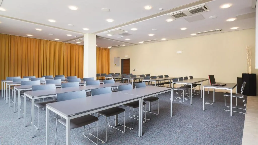 Conferences, Bretanide, Split