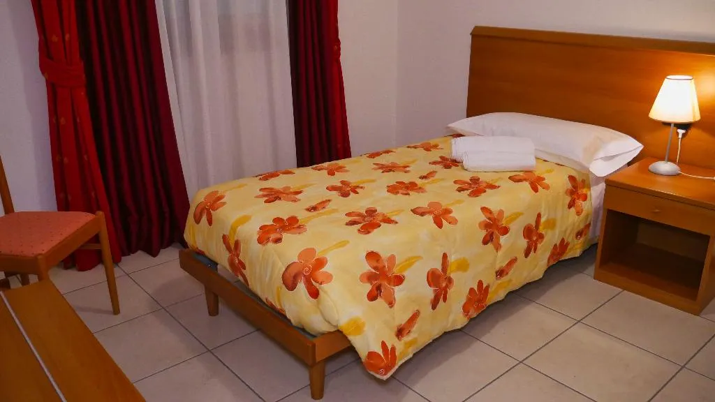 SINGLE STANDARD Room, Hotel Vajont, Venice