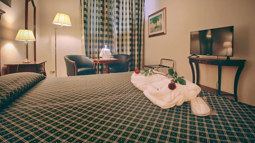 FAMILY ROOM STANDARD Room, Hotel Capo dei Greci, Catania