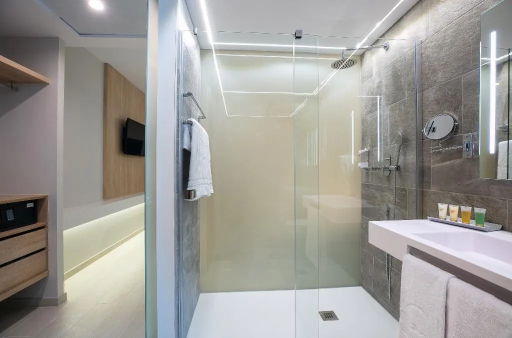 DOUBLE STANDARD Room, The Ibiza Twiins, Ibiza