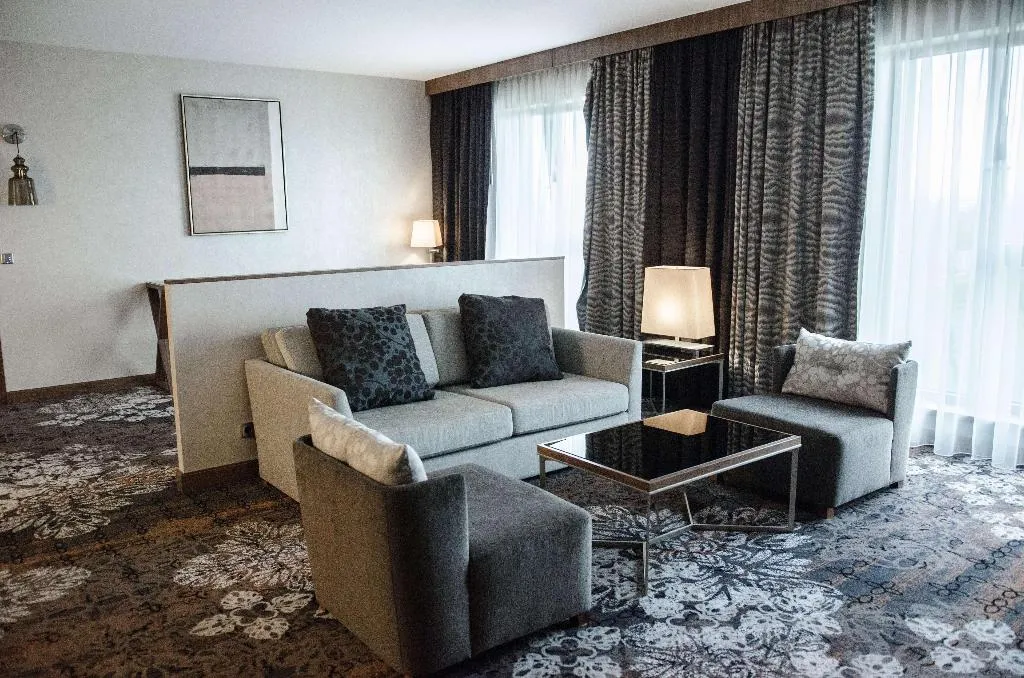 SUITE STANDARD Room, DoubleTree by Hilton Krakow Hotel & Convention Cen, Krakow
