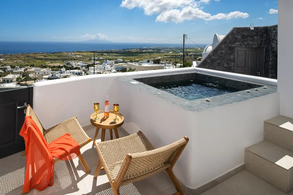 JUNIOR SUITE WITH JACUZZI Room, Venus Sunrise Suites & Villas, Santorini