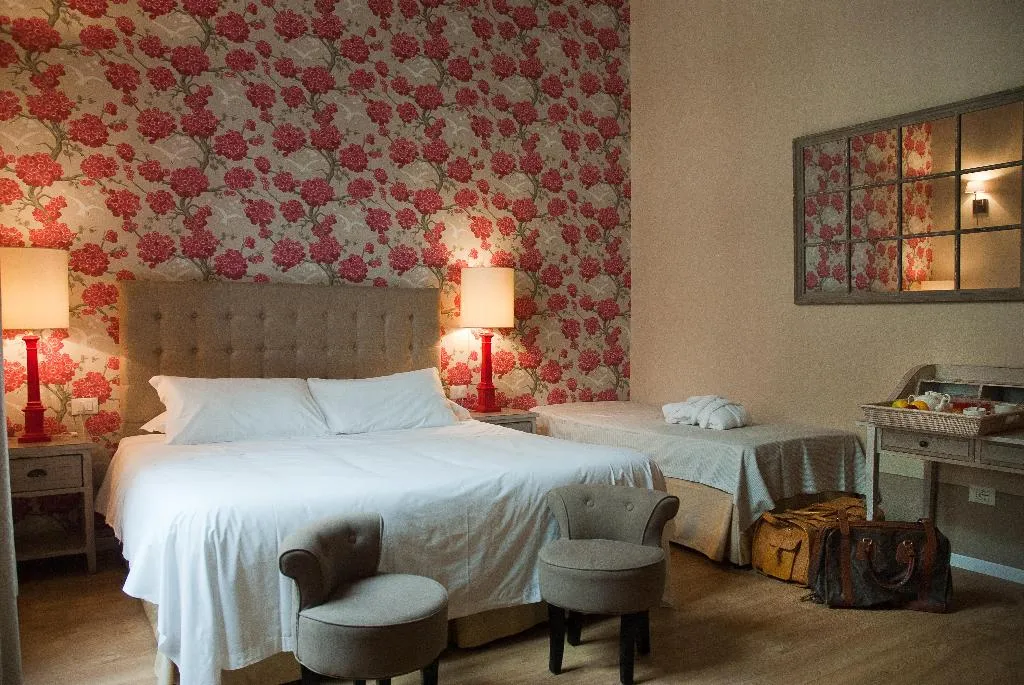 TRIPLE CITY VIEW Room, Black 5 Florence Suite, Florence