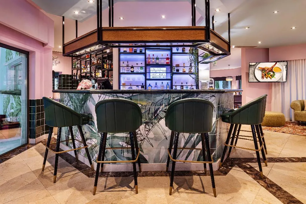 Bar, The Magnolia Hotel, Algarve