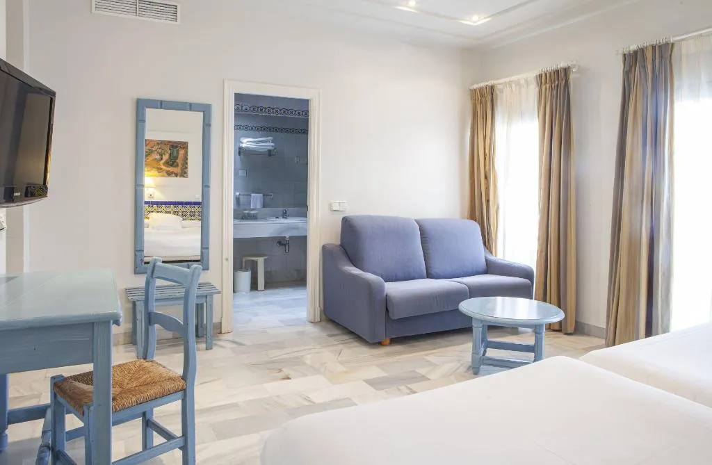 JUNIOR SUITE CAPACITY 3 Room, Playa de la Luz, Costa De La Luz