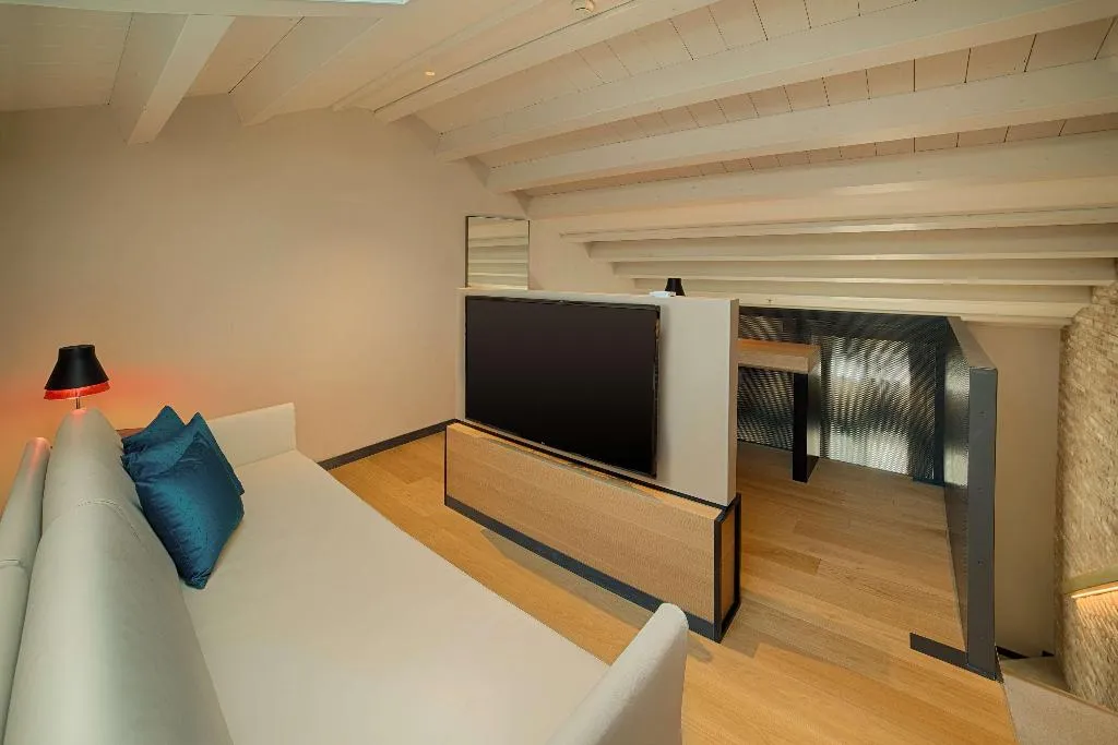 JUNIOR SUITE DUPLEX Room, NH Collection Venezia Murano Villa, Venice