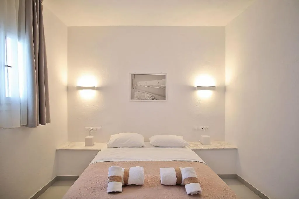 Room, Kritikakis Village Apartments, Santorini