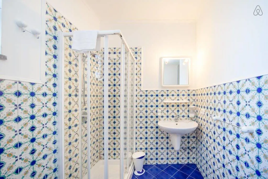Room, Villa De Angelis, Naples