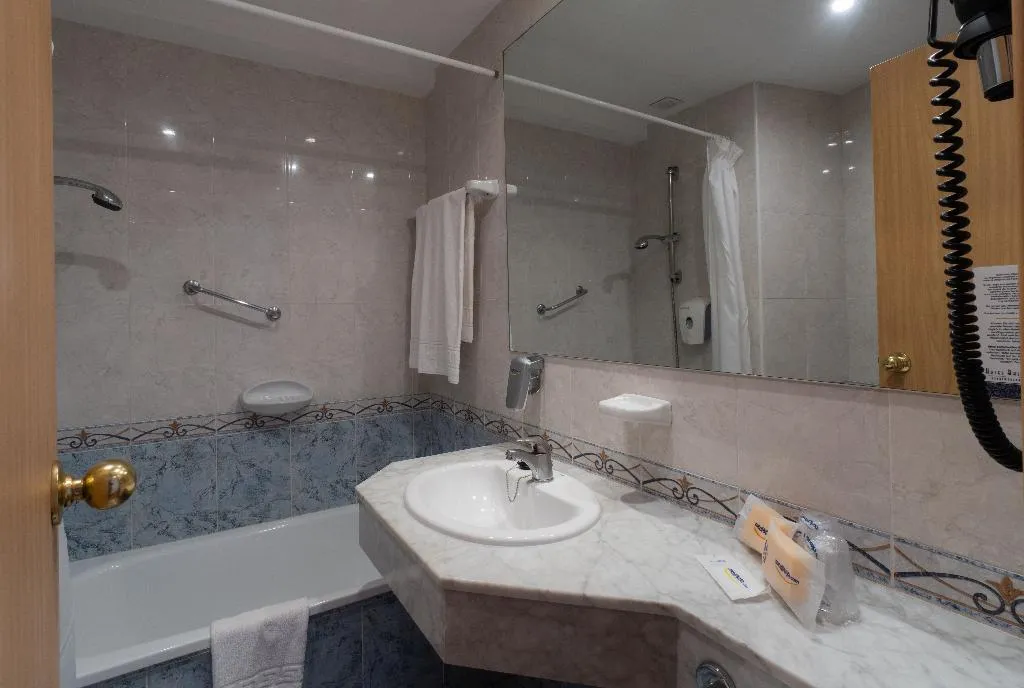 Double or Twin SIDE SEA VIEW Room, MedPlaya Hotel Alba Beach, Costa Del Sol