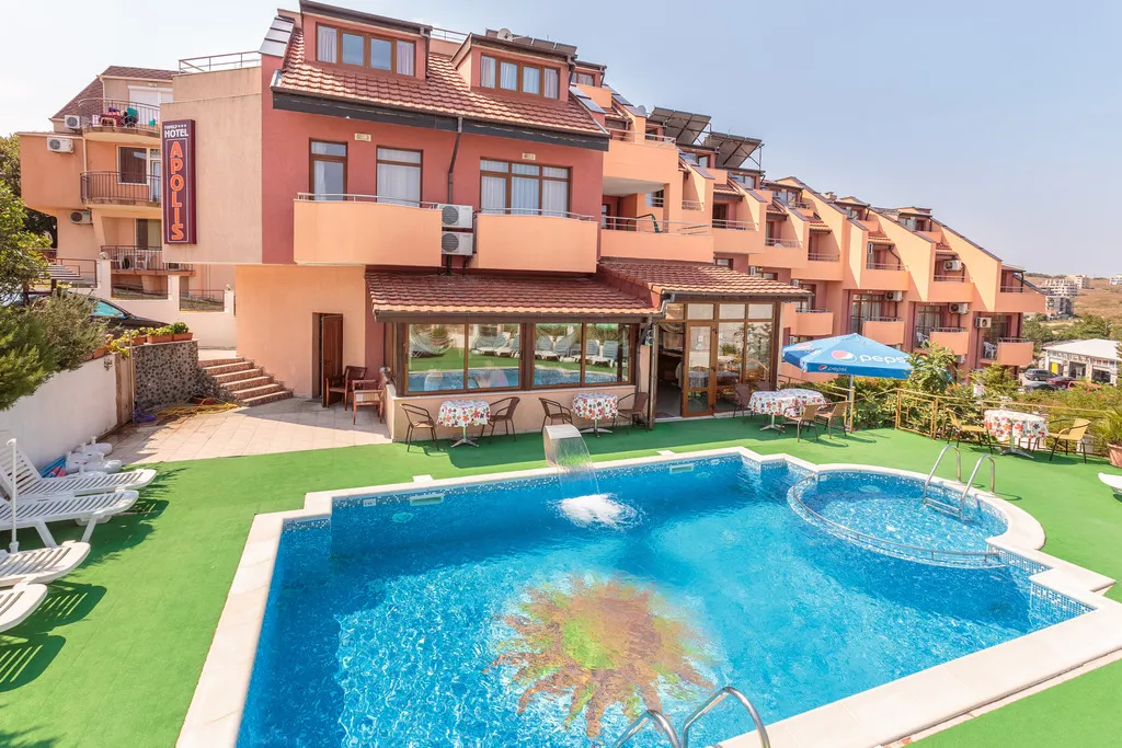 Pool, Apolis, Bourgas