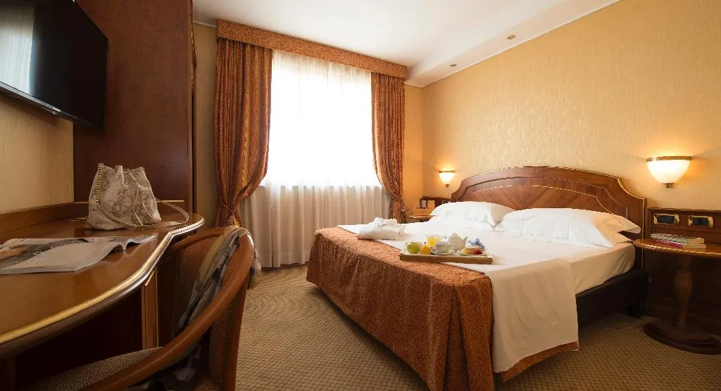 Room, Il Castelletto, Milan
