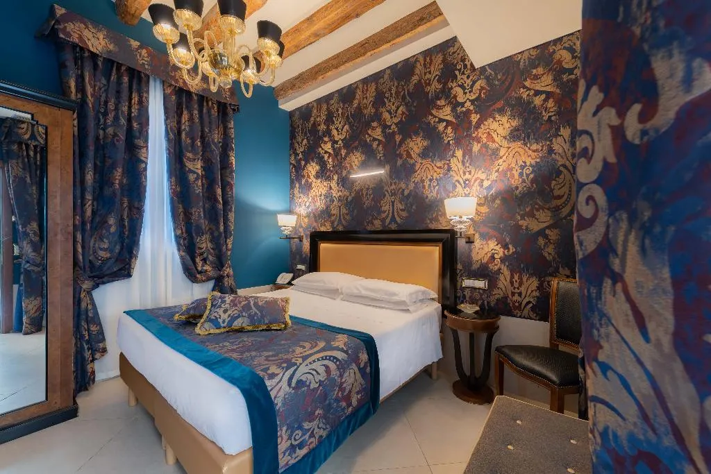 DOUBLE INNER Room, Paganelli, Venice