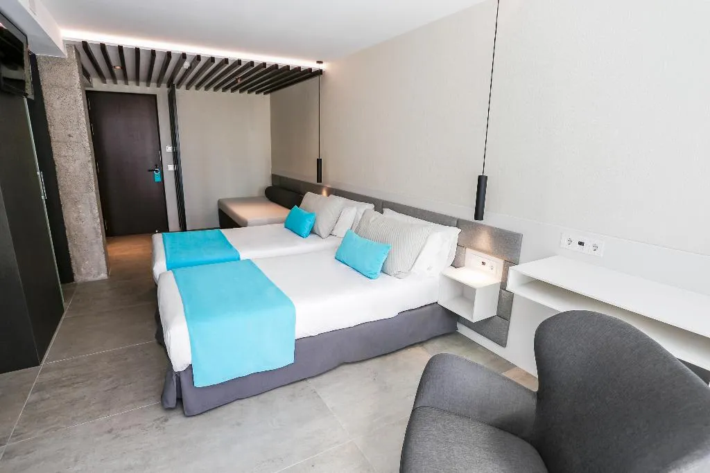 TRIPLE POOL VIEW Room, Kaktus Playa, Costa Brava