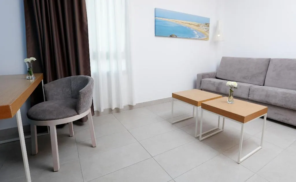 Room, Akeah Broncemar, Gran Canaria