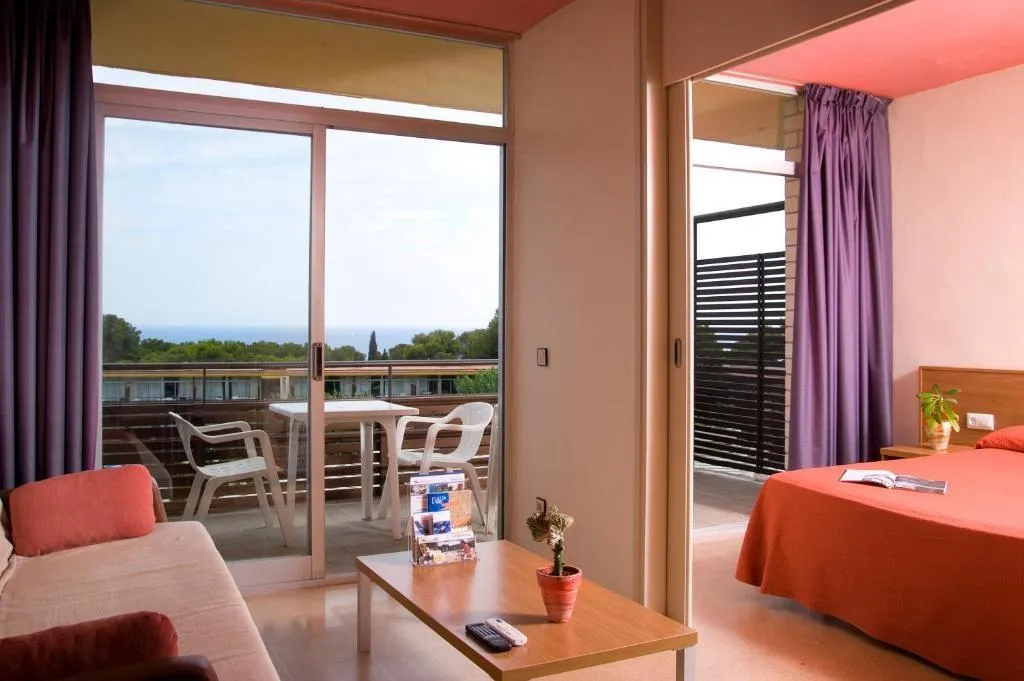 APARTMENT TWO BEDROOMS Room, Comtat Sant Jordi, Costa Brava