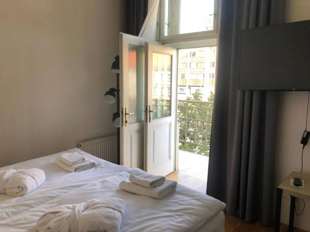 STUDIO WITH BALCONY Room, EA ApartHotel Melantrich, Prague