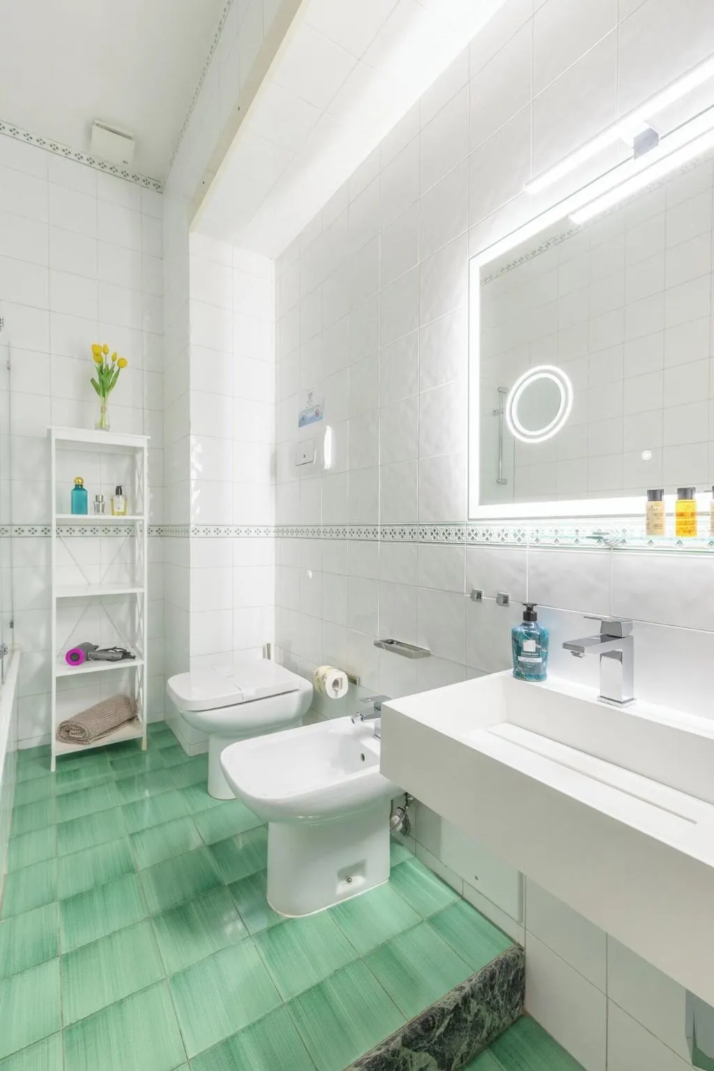 Room, Napolicentro Mare, Naples