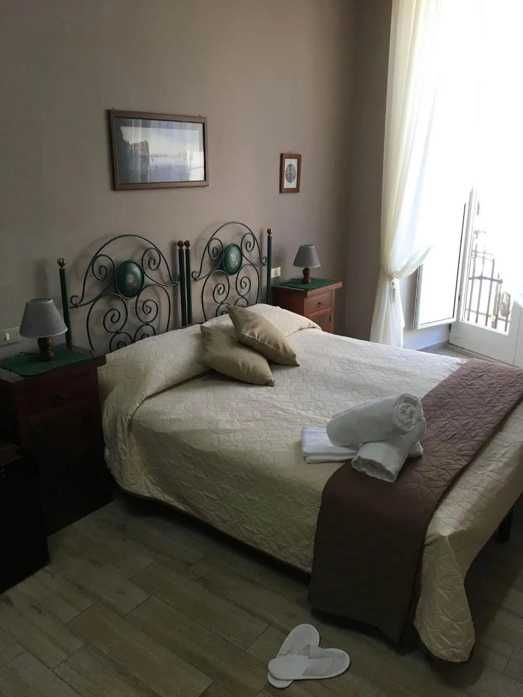 Room, Soggiorno Paradiso Due, Naples