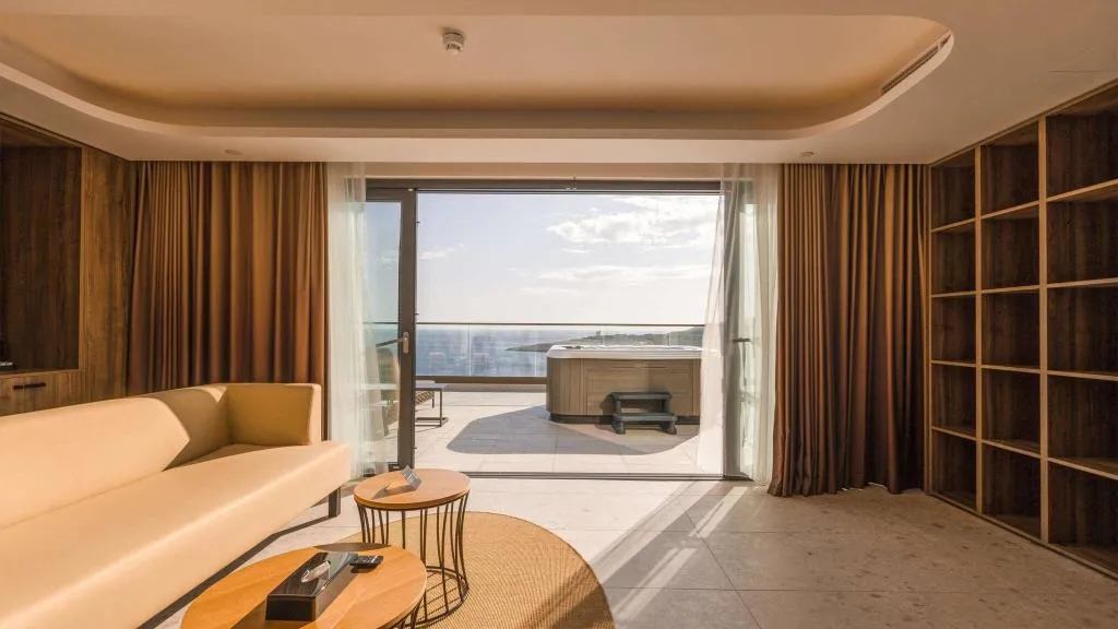 SUITE DELUXE WITH VIEWS Room, Ax Odycy, Malta