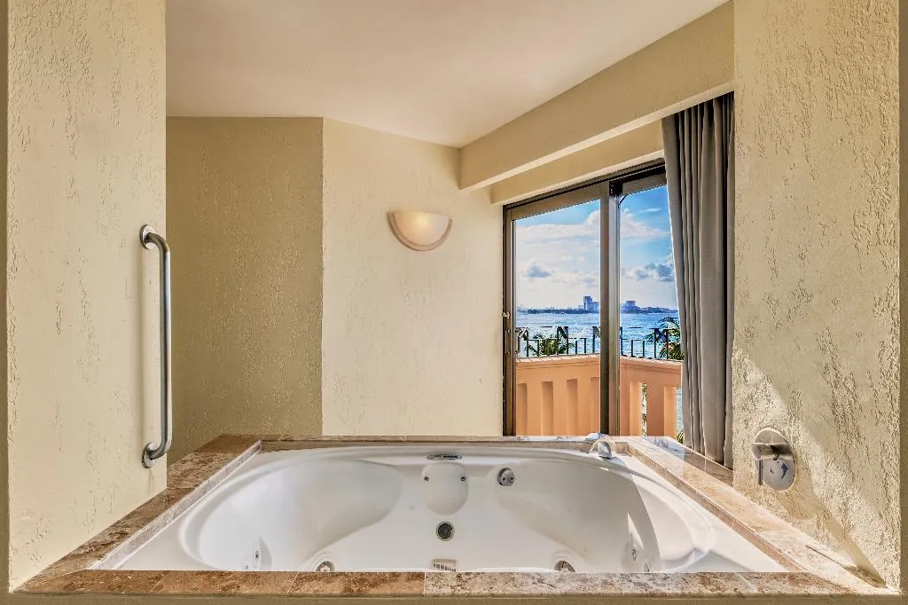 SUITE THREE BEDROOMS Room, Fiesta Americana Cancún Villas, Cancun Area