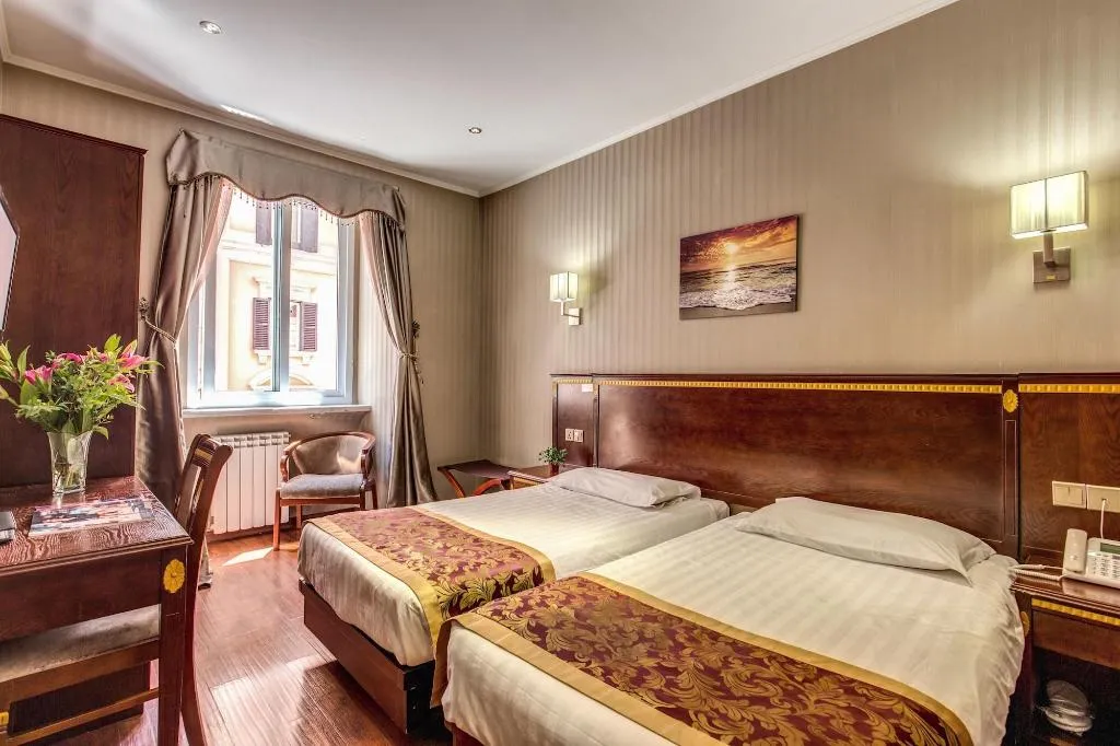 Room, B&B Drago d'Oro, Naples
