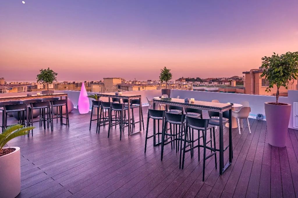 Terrace, Aparthotel Veramar, Costa Del Sol