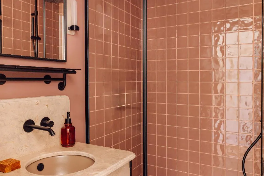 STUDIO KING SIZE BED Room, Locke De Santa Joana, Lisbon