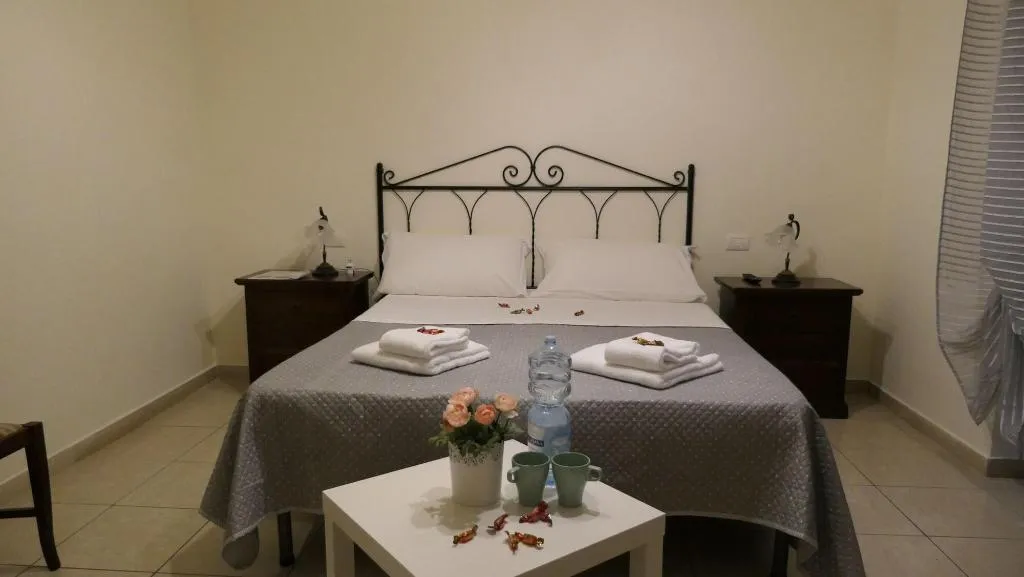 Room, B&B Dimora Cirillo, Naples