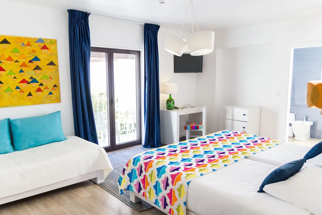 TRIPLE WITH BALCONY Room, Casa do Outeiro, Arts & Crafts Boutique Hotel, Porto