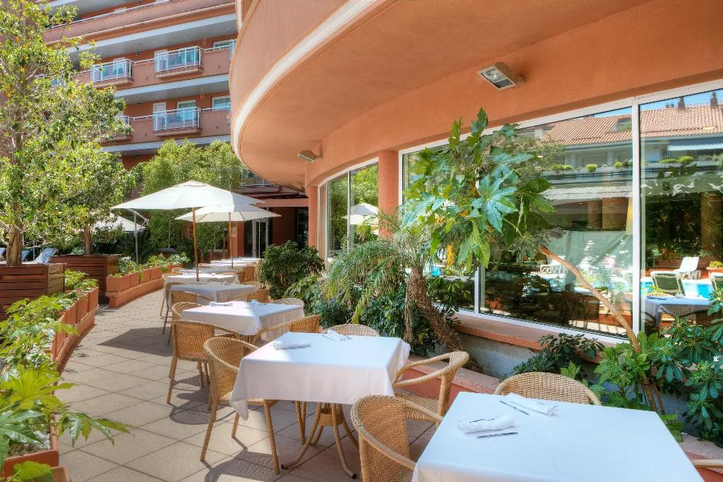 Terrace, Hotel Sunway Playa Golf & Spa, Sitges, Costa Brava