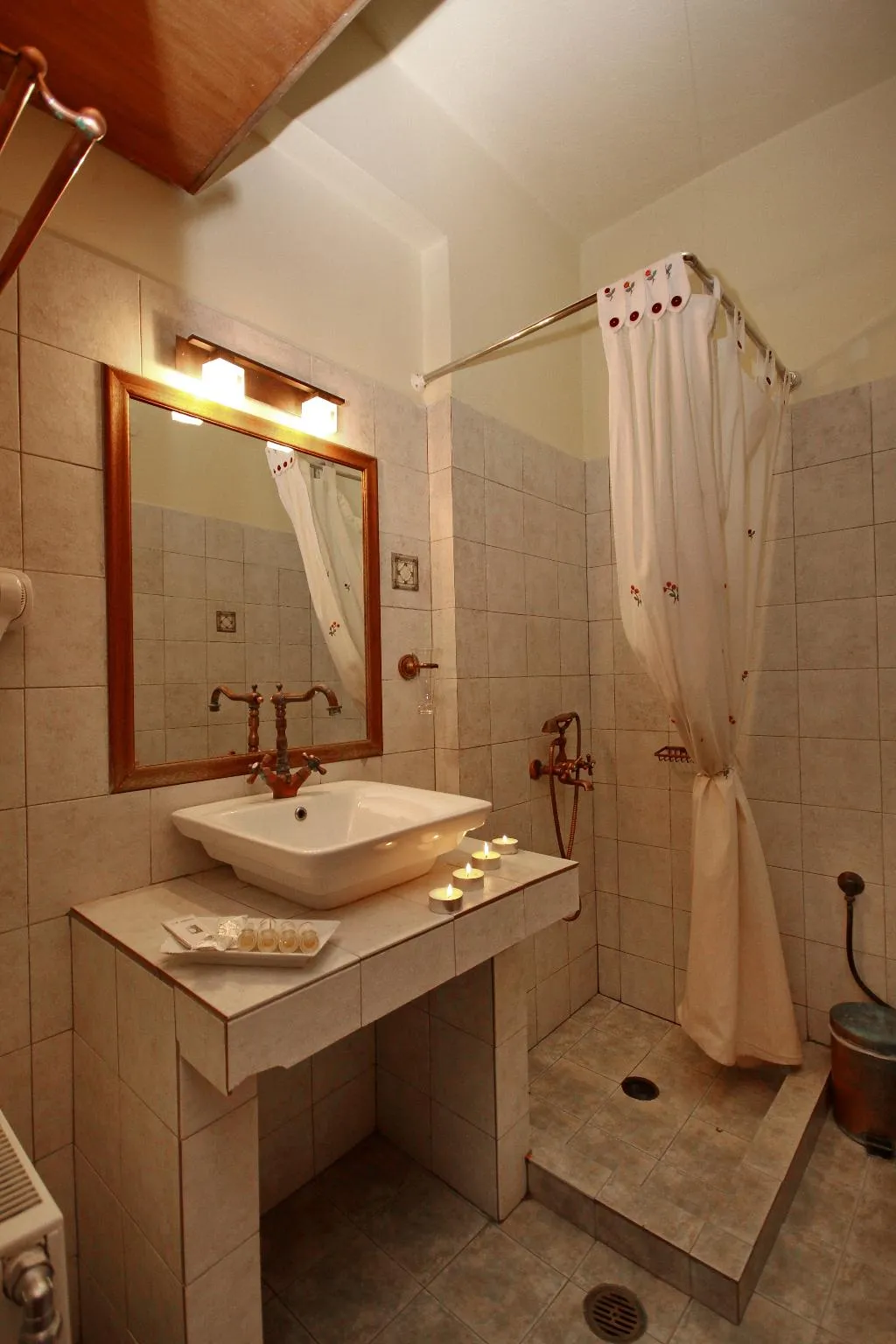 APARTMENT TWO BEDROOMS TWO BATHROOMS Room, Menalia Villa's & Suites, Athens