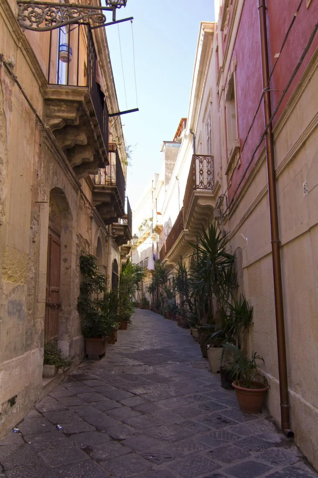General view, La Via Della Giudecca, Catania