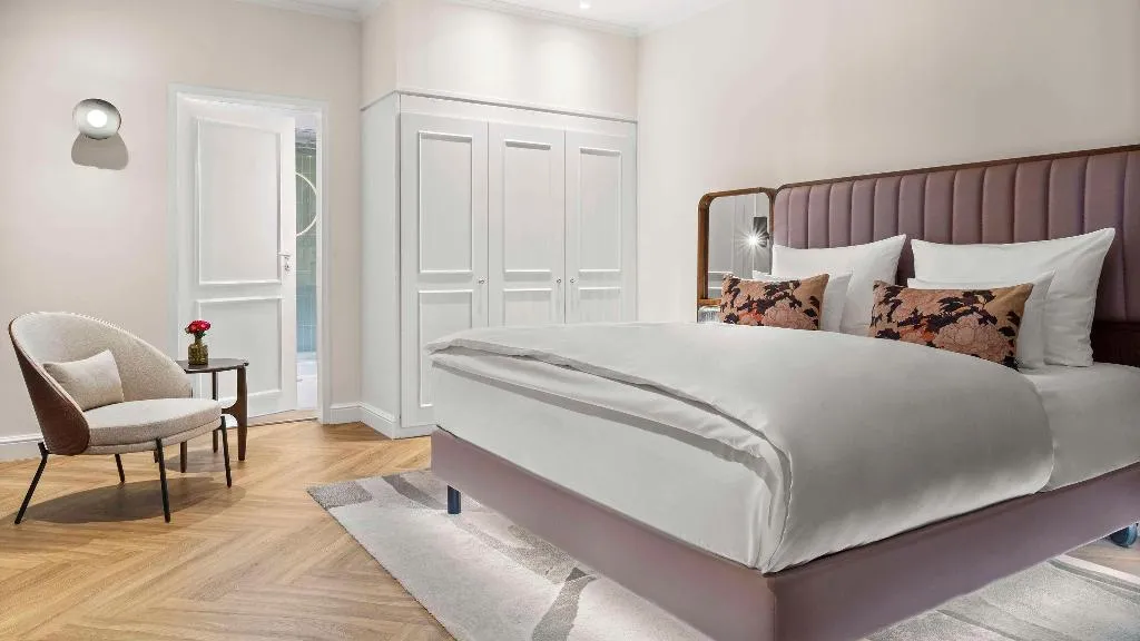 SUITE WITH BALCONY Room, Vignette Collection Bristol Berlin, Berlin