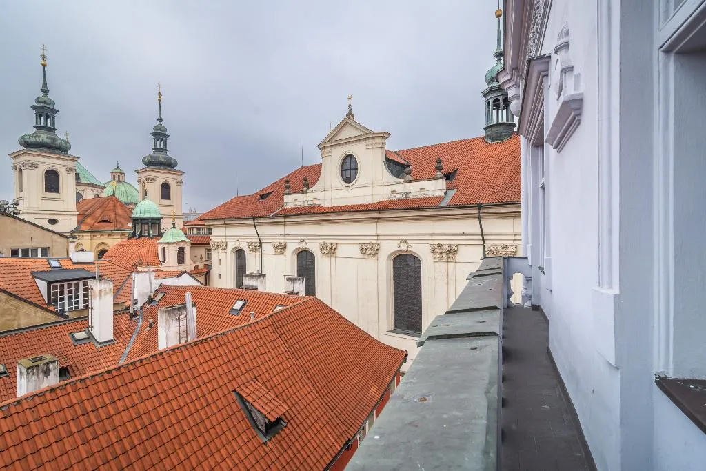 APARTMENT WITH BALCONY WITH VIEWS Room, Royal Road Residence, Prague