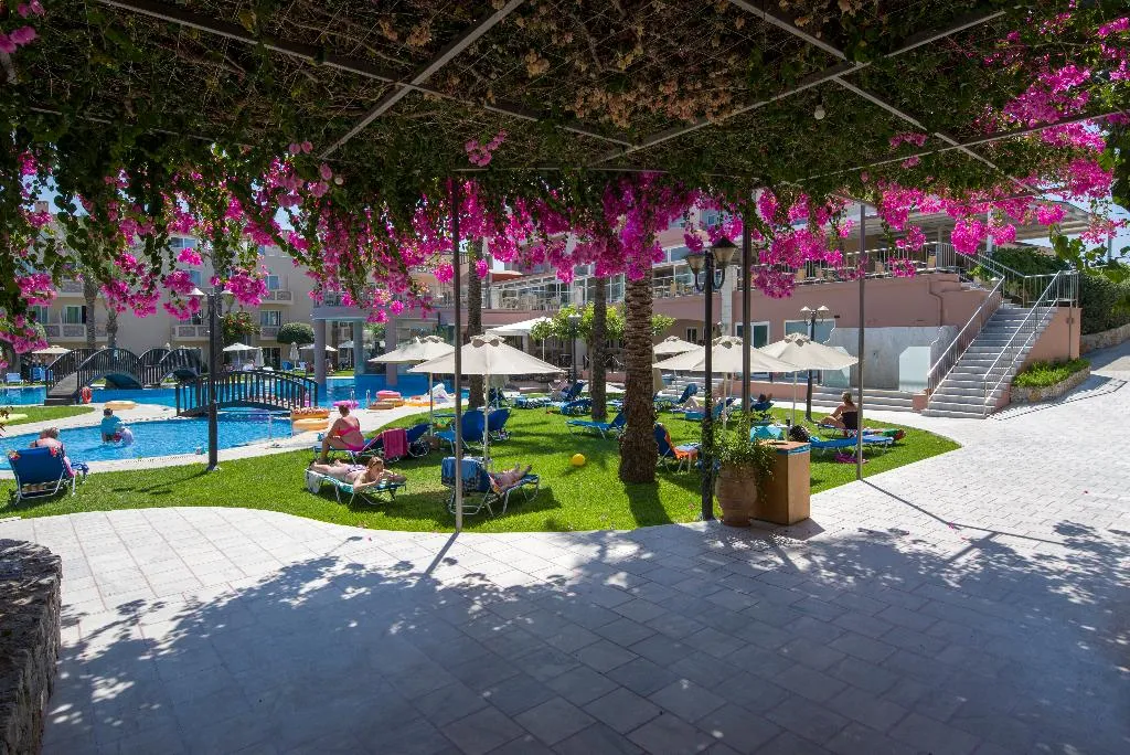Pool, Selini Suites, Crete