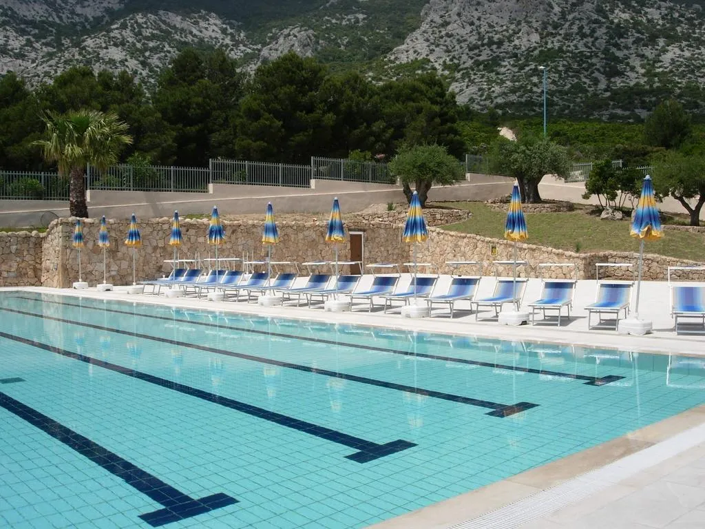 Pool, Brancamaria, Olbia