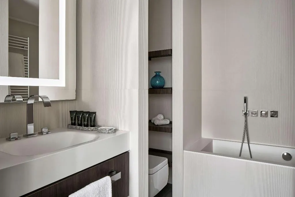 Room, Hyatt Centric Milan Centrale, Milan