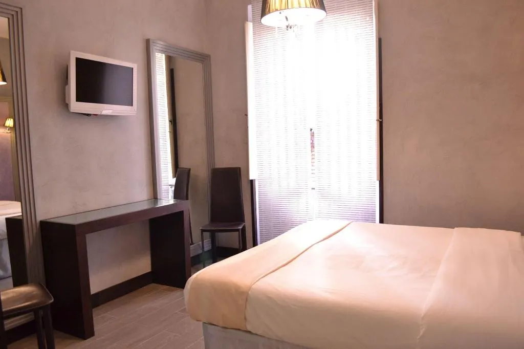 Room, Tiburtina House, Rome
