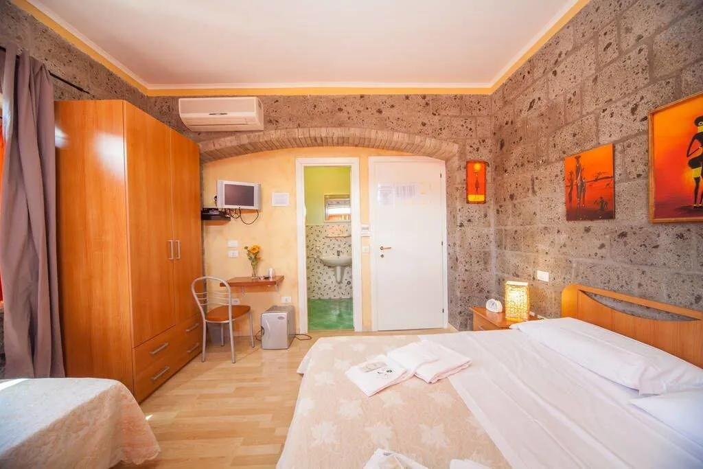 Room, Villa De Angelis, Naples