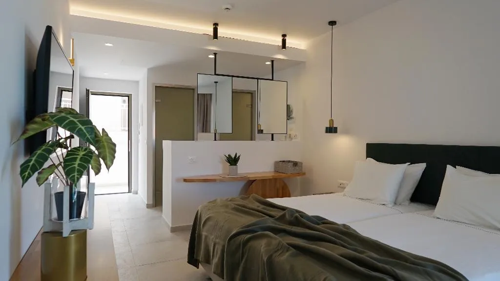 JUNIOR SUITE KING SIZE BED Room, Diana Palace Hotel Zakynthos, Zante