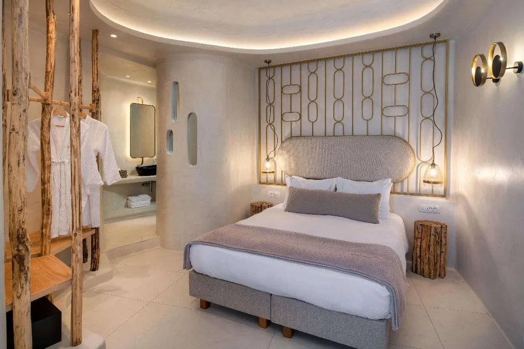 JUNIOR SUITE STANDARD Room, Athina Luxury Suites, Santorini