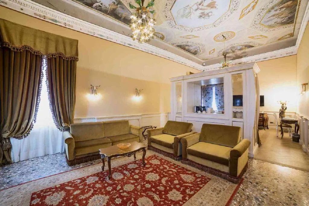 JUNIOR SUITE DELUXE Room, Nani Mocenigo Palace, Venice