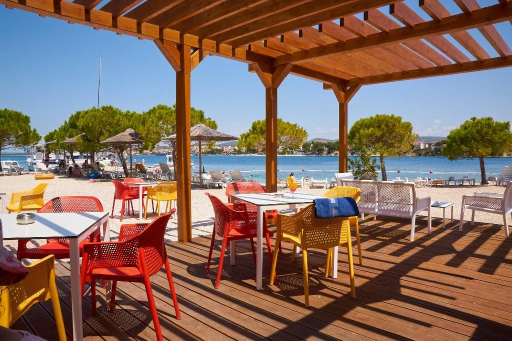 Beach, Spongiola, Split