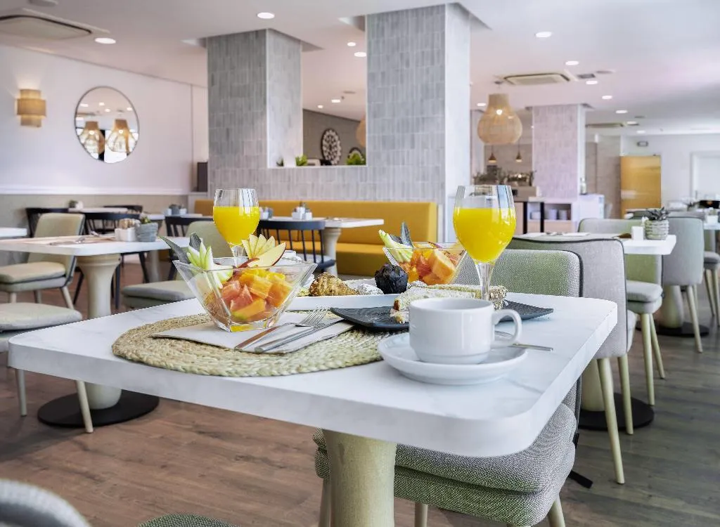 Restaurant, Málaga Alameda Centro Affiliated by Melia, Costa Del Sol