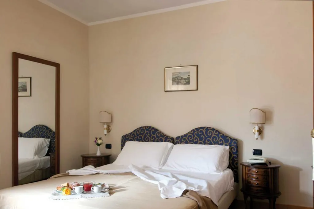 Double or Twin STANDARD Room, American Hotel, Naples
