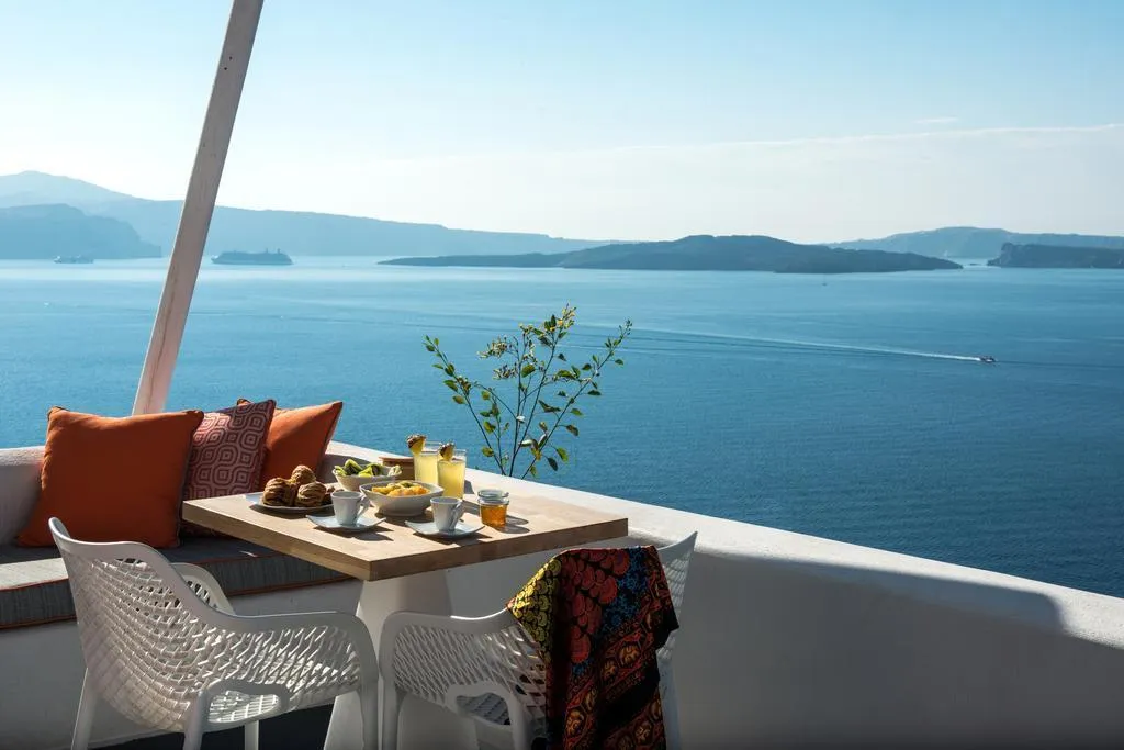 Sports and Entertainment, La Perla Villas and Suites, Santorini