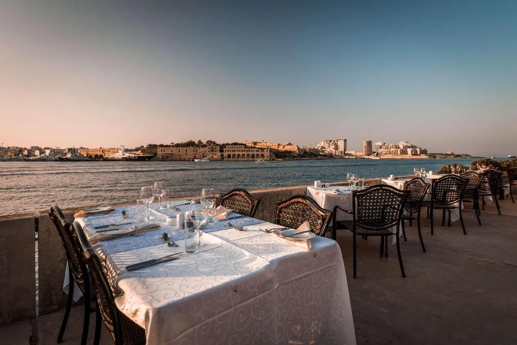 Restaurant, Grand Hotel Excelsior, Malta