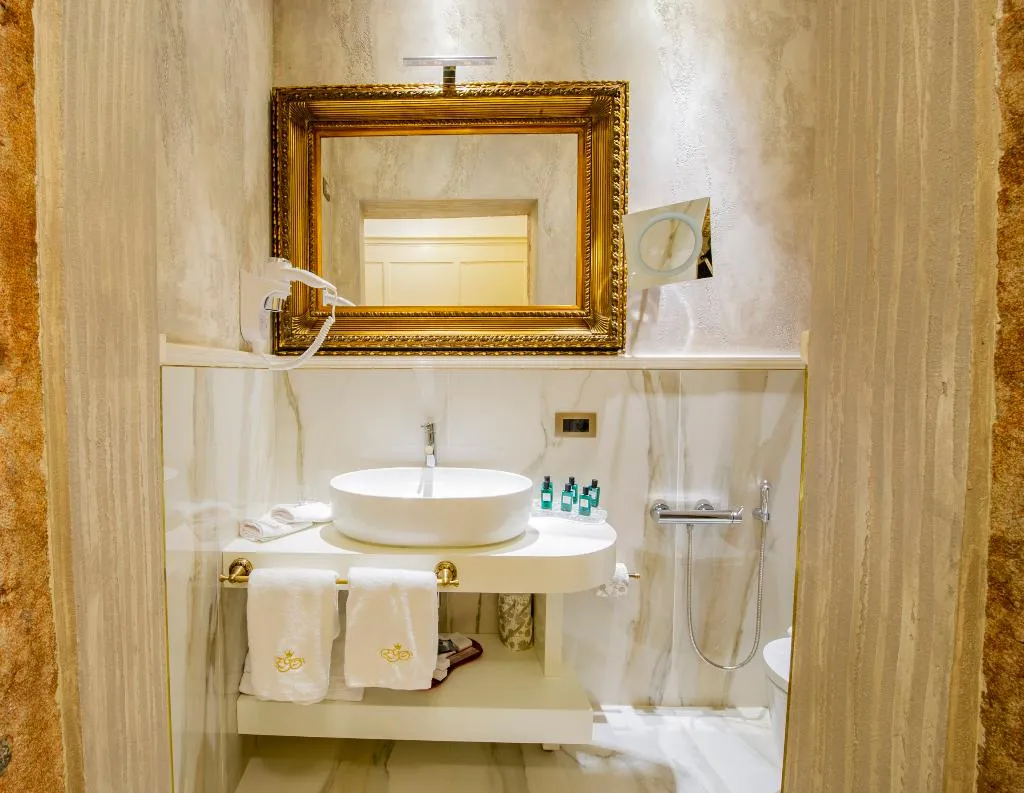 JUNIOR SUITE CANAL VIEW Room, Ego Boutique Hotel The Silk Road, Venice
